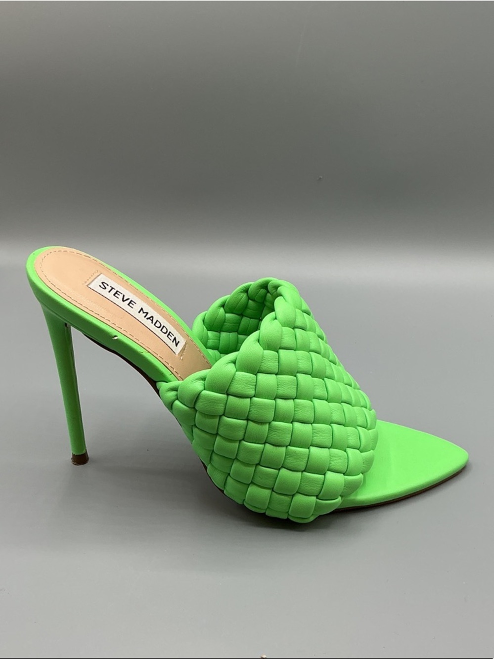 Steve Madden Fateful Bright Green Woven Stiletto Mule, size 6.5
